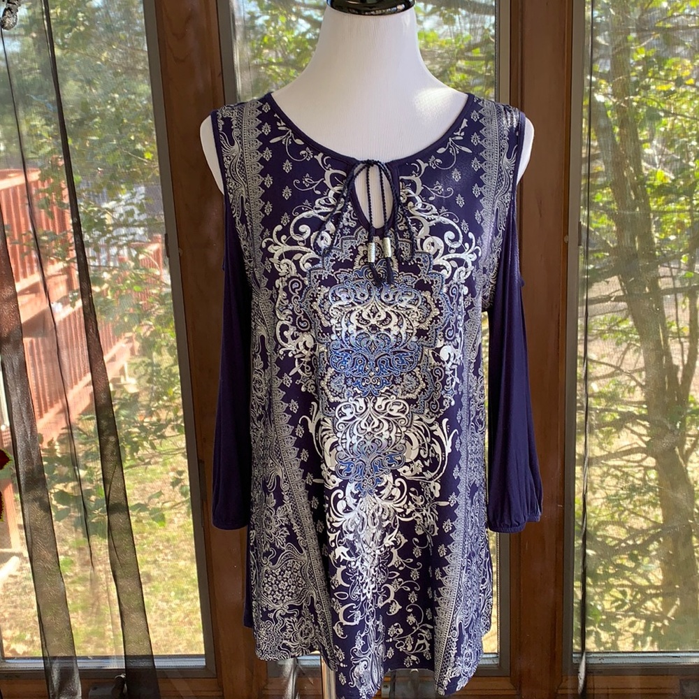 B.L.E.U. Cold shoulder tunic top